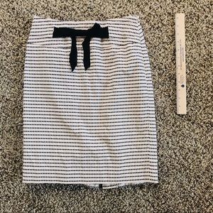 Knee length beige pencil skirt - Size S